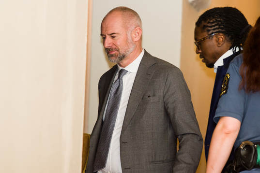 Advokat Johan Åkermark och mutbrottsåtalade Dickson Etuhu