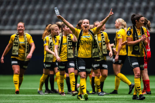 Guro Reiten of LSK Kvinner celebrates