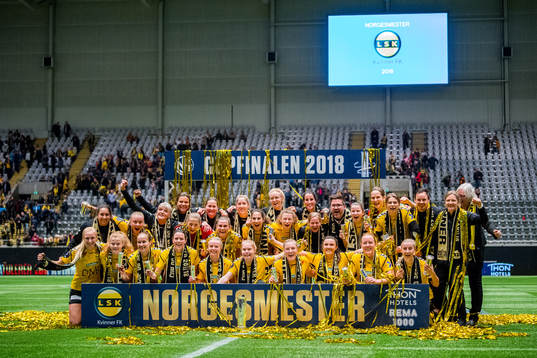Guro Reiten, Isabell Bachor, goalkeeper Cecilie Fiskerstrand, Emilie Marie Woldvik, Emilie Bosshard Haavi, Ingrid Moe Wold, Sophie Roman Haug, Ingrid Syrstad Engen, Anna Åsa Olivia Westerlund, Ingrid Kvernvolden, Anja Sønstevold, Hege Riise and the players and staff of LSK Kvinner celebrate