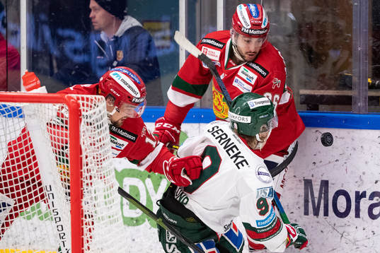 Moras Kevin Gagné och Frölundas Tim Söderlund och Moras