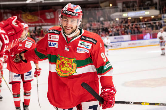 Moras Niki Petti jublar