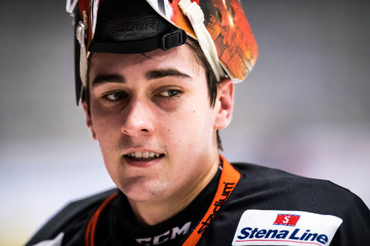 Karlskronas målvakt Arvid Holm  utan hjälm