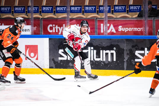 Karlskronas Nick Pageau  och Vita Hästens Arvid Degerstedt