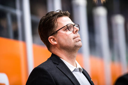 Karlskronas tränare Ove Molin  jublar