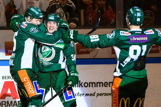 Färjestads Gustav Rydahl och Michael Lindqvist jublar