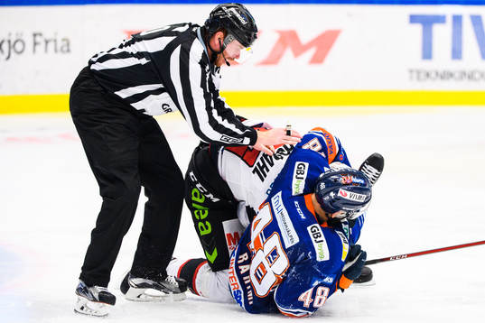 Växjös Daniel Rahimi i bråk med Malmö Redhawks Kim