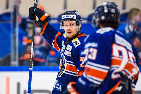 Växjös Brendan Shinnimin jublar