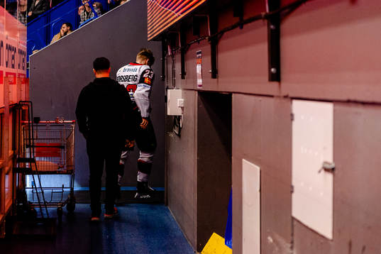 Malmö Redhawks Christoffer Forsberg kliver av