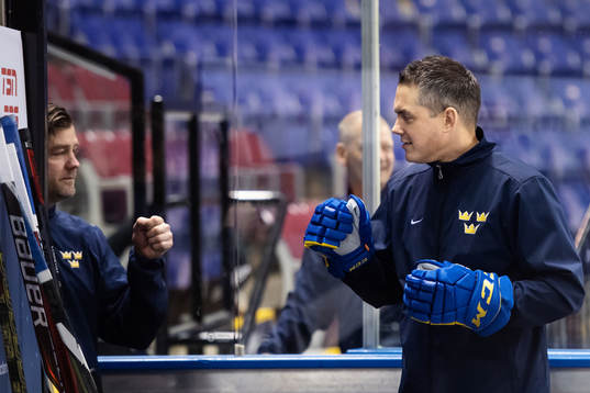 Doctor Ryan Allenby and head coach Tomas Montén