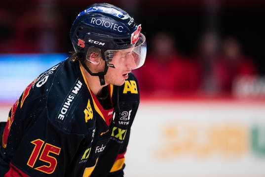 Djurgårdens Jakob Lilja grinar illa