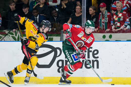 Luleås Emil Larsson och Frölundas Jacob Moverare
