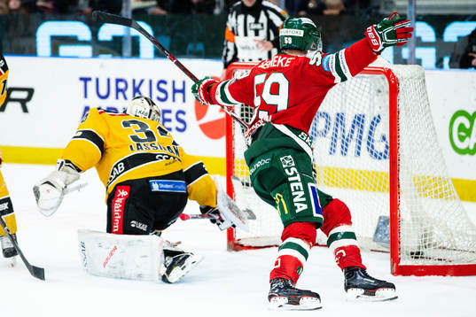 Frölundas Simon Hjalmarsson jublar