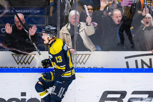 s Oscar Sundh jublar