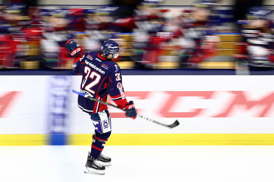 Linköpings Lukas Bengtsson jublar