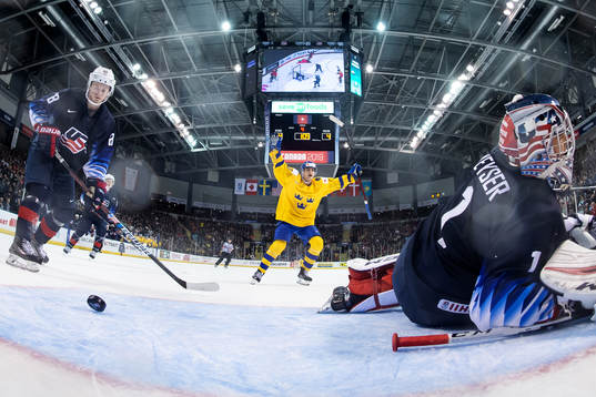Jacob Olofsson of Sweden celebrate the 5-4 goal from Adam