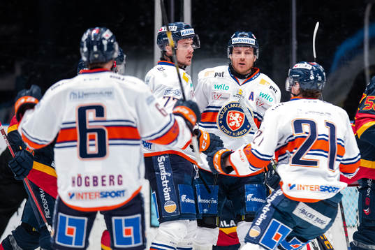 Växjös Pontus Netterberg jublar