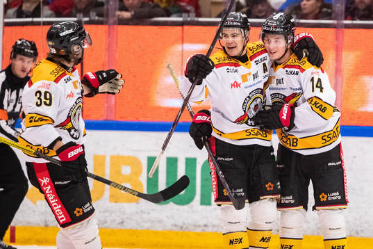 Luleås Niklas Olausson jublar