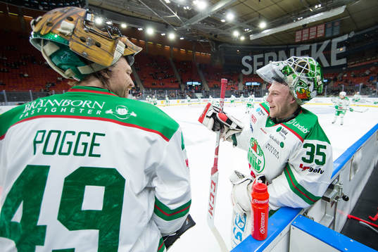 Rögles målvakt Justin Pogge och målvakt Emil Kruse