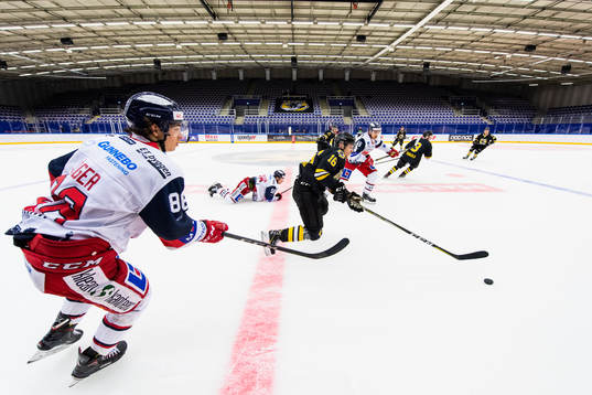 Panterns Nicklas Jadeland och Västerviks Ken Jäger samt