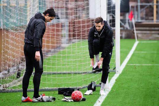Målvakt Damir Mehic och målvakt Marko Meerits