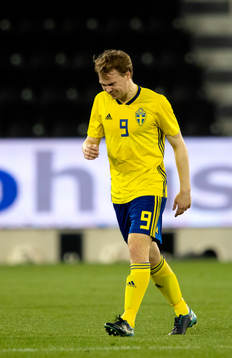 Sweden's Simon Tibbling injured