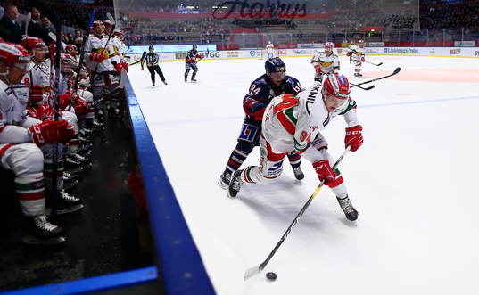 Moras Sebastian Hartmann och Linköpings Jimmy Andersson