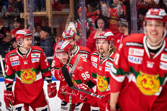 Moras Niki Petti jublar