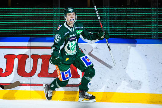 Färjestads Axel Ottosson jublar