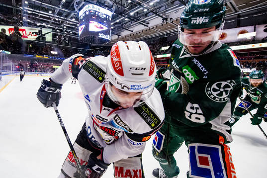 Malmö Redhawks Konstantin Komarek och Färjestads Linus