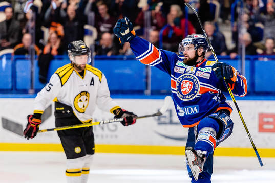 Växjös Roman Horak jublar