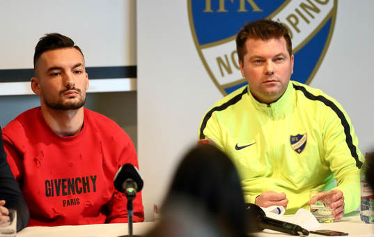 IFK Norrköpings nyförvärv Sead Haksabanovic intill