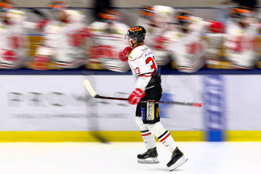 Örebros Christopher Mastomäki jublar