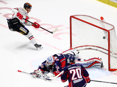 Mål 0-3 av Örebros Christopher Mastomäki förbi