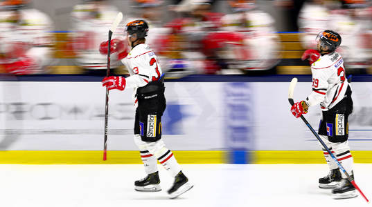 Örebros Christopher Mastomäki jublar