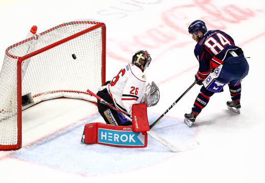 Mål 1-3 av Linköpings Jimmy Andersson förbi Örebros