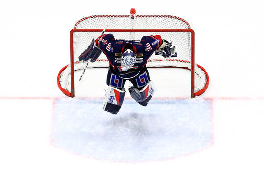 Linköpings målvakt Jacob Johansson jublar