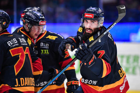 Djurgårdens Jason Garrison jublar