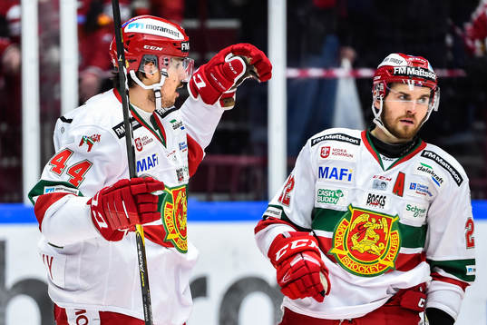 Moras Matej Stransky jublar med Matt Bailey