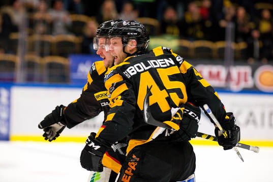 Skellefteås Oscar Möller kvitterar till 2-2 med 0,3