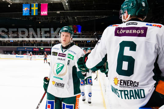 Färjestads Johan Ryno jublar