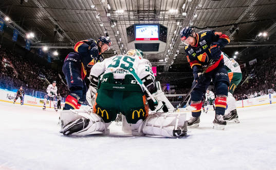 Djurgårdens Niclas Bergfors men en målchans framfor