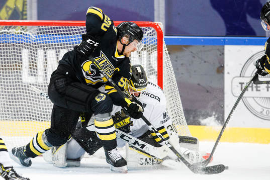 s målvakt Erik Källgren