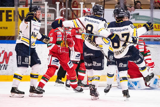 s Christoffer Törngren jublar