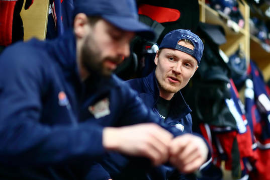 Linköpings Daniel Olsson-Trkulja (oskarp) och Nick