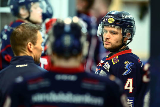 Linköpings Chad Billins före ishockeymatchen i SHL mellan
