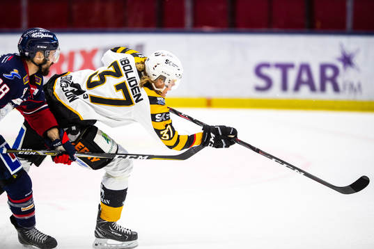 Skellefteås Albin Eriksson gör 0-2