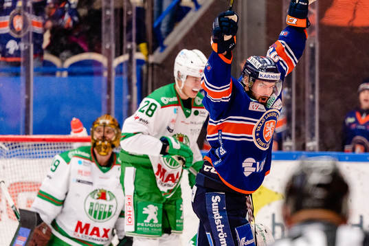 Växjös Roman Horak jublar