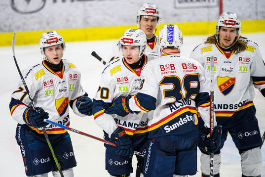 Djurgårdens Marcus Davidsson jublar med lagkamrater