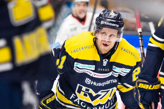 s Mattias Tedenby jublar