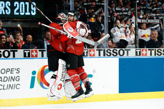goalkeeper Johan Gustafsson and Joel Lundqvist of Frölunda